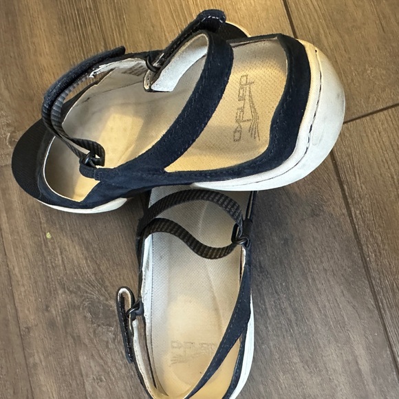 Black Mary Jane Flats - Picture 4 of 4